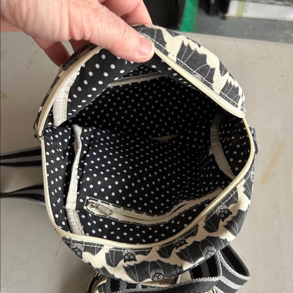 Mini backpack and small pouch - Picture 3 of 4